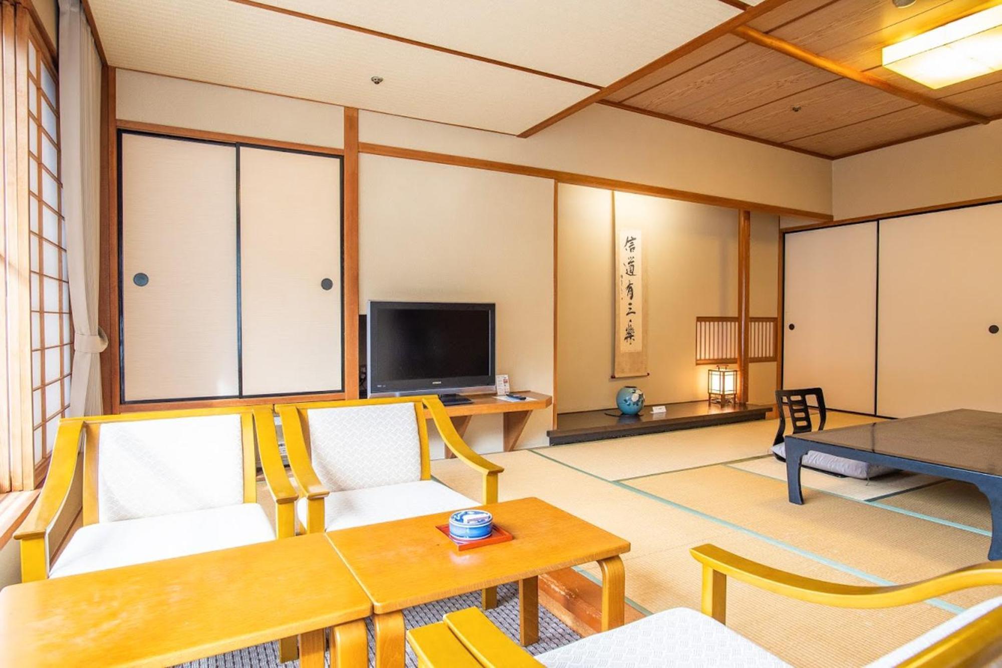 Hakone Yumoto Onsen Hotel Kajikaso 4*
